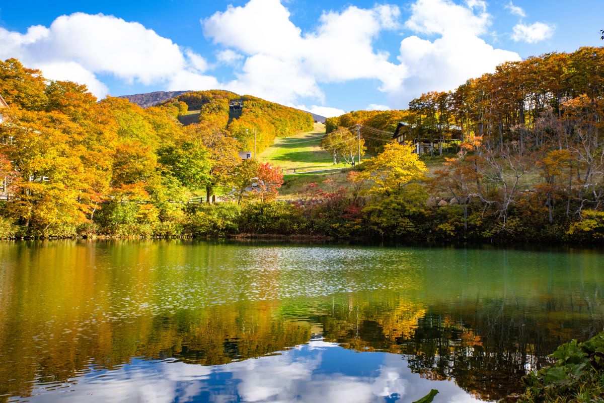 ドッコ沼(山形市・蔵王) Slide image